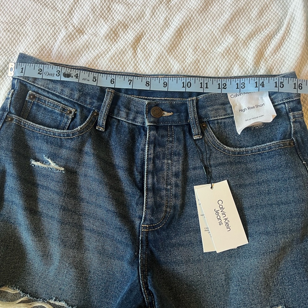Calvin Klein High Rise Short - Picture 2 of 6
